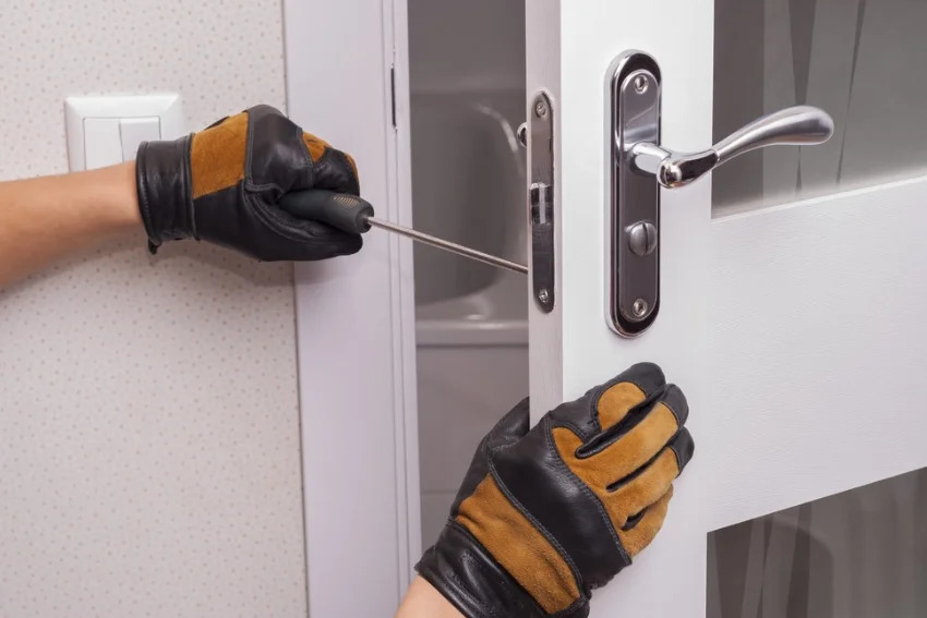 Doors & Window Glass Repair Company commercial lock replacement services - New York City, NY